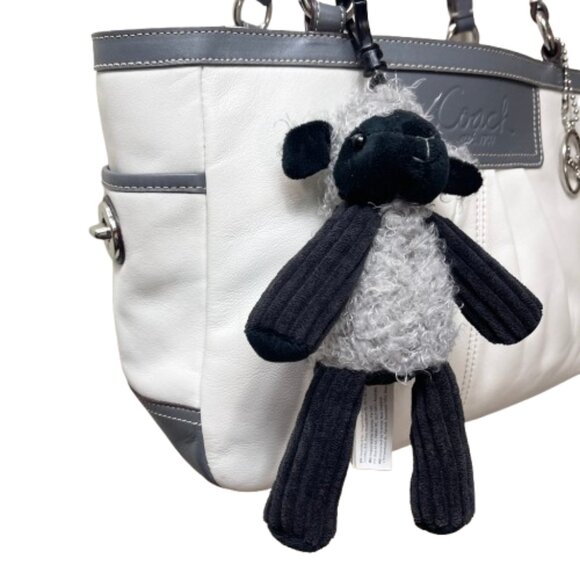 New Scentsy XL Buddy Lulu the Lamb Plush Var Key Keychain Charm Pendant 9,5" - Picture 3 of 10